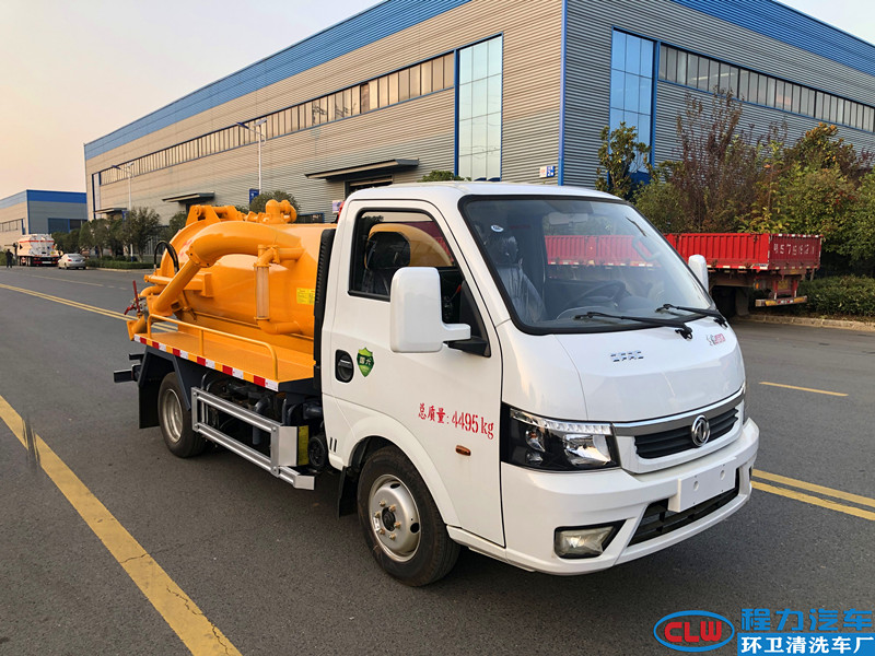 2.2方东风途逸吸污车